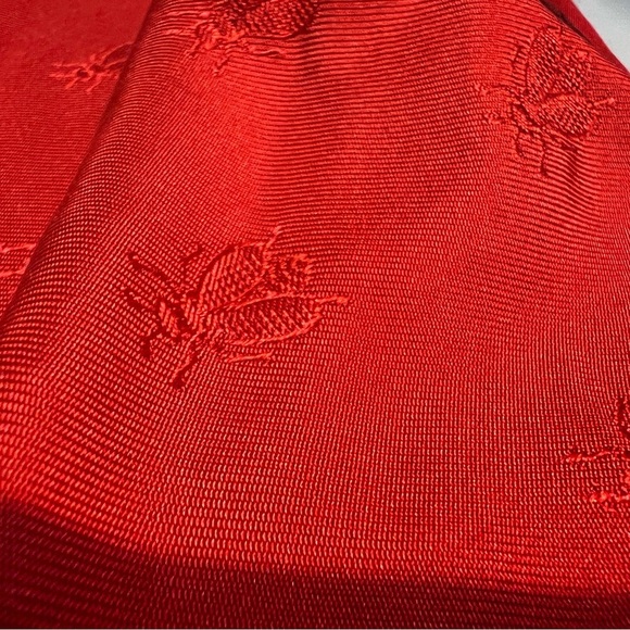 Red Hermes Bee Triangle Scarf - Picture 9 of 11